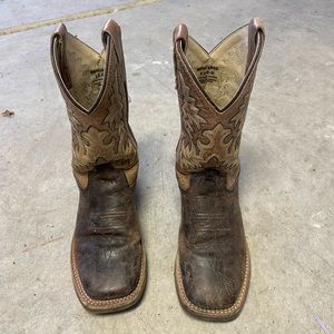 Youth cowboy boots. Size 12